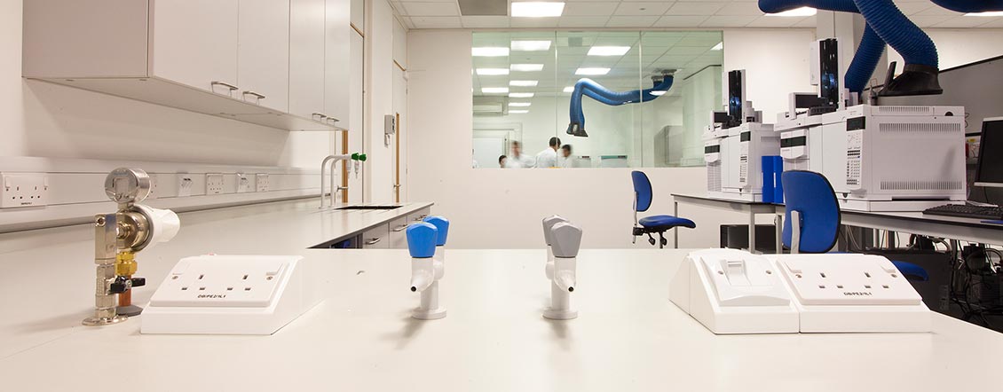 laboratory worktops and laboratory furniture