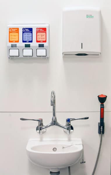Tall emergency wash station for laboratories