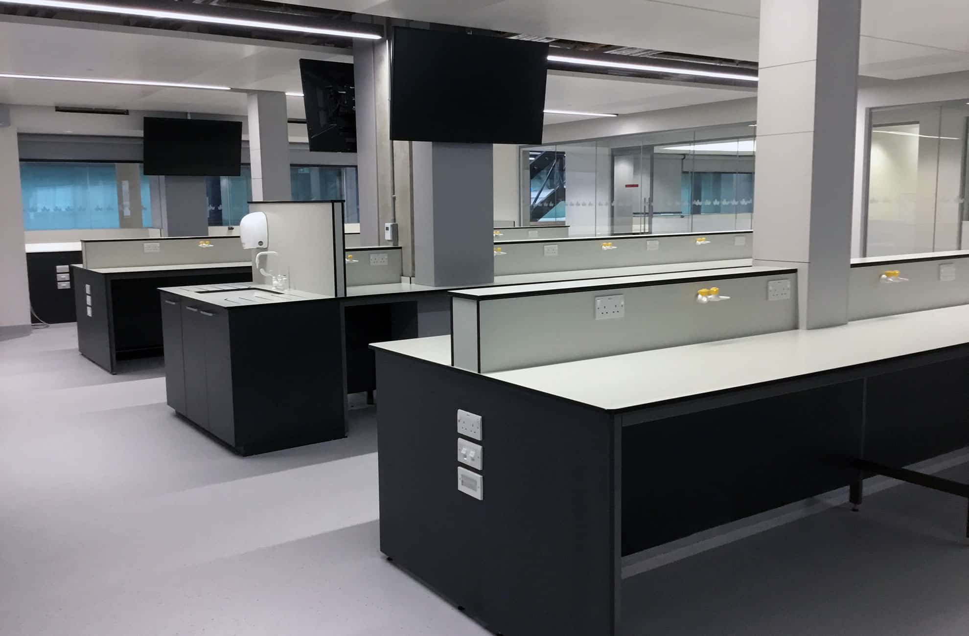 laboratory furniture for laboratory refurbishment