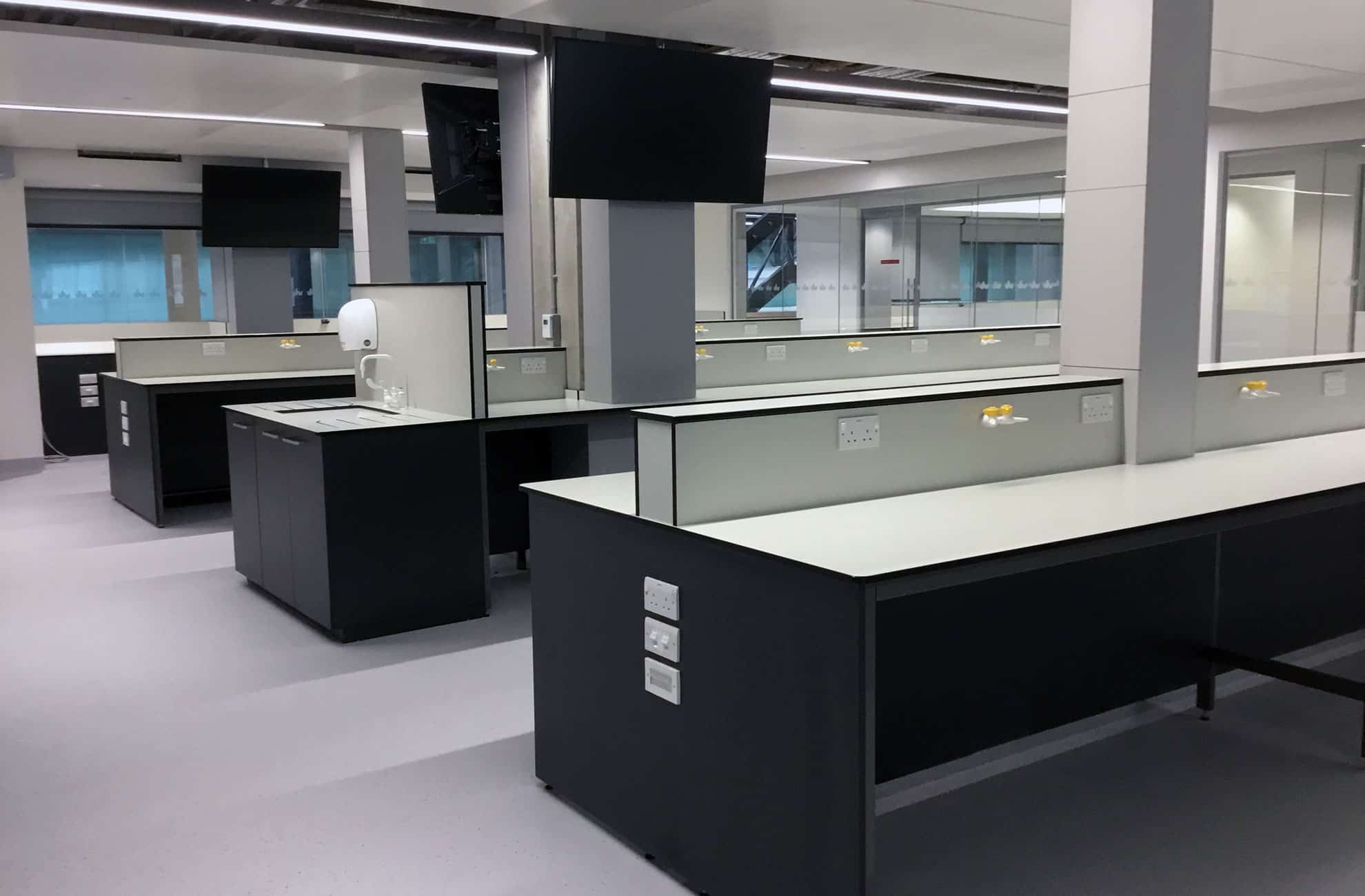 lab furniture for laboratory refurbishment