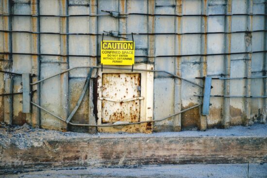 confined space warning sign