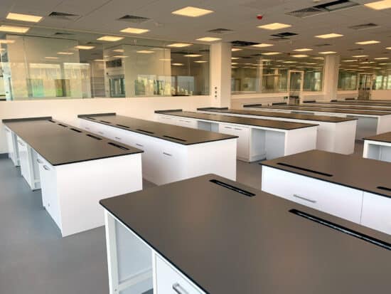 Large_lab_installation_bespoke_laboratory refurbishment turnkey solution