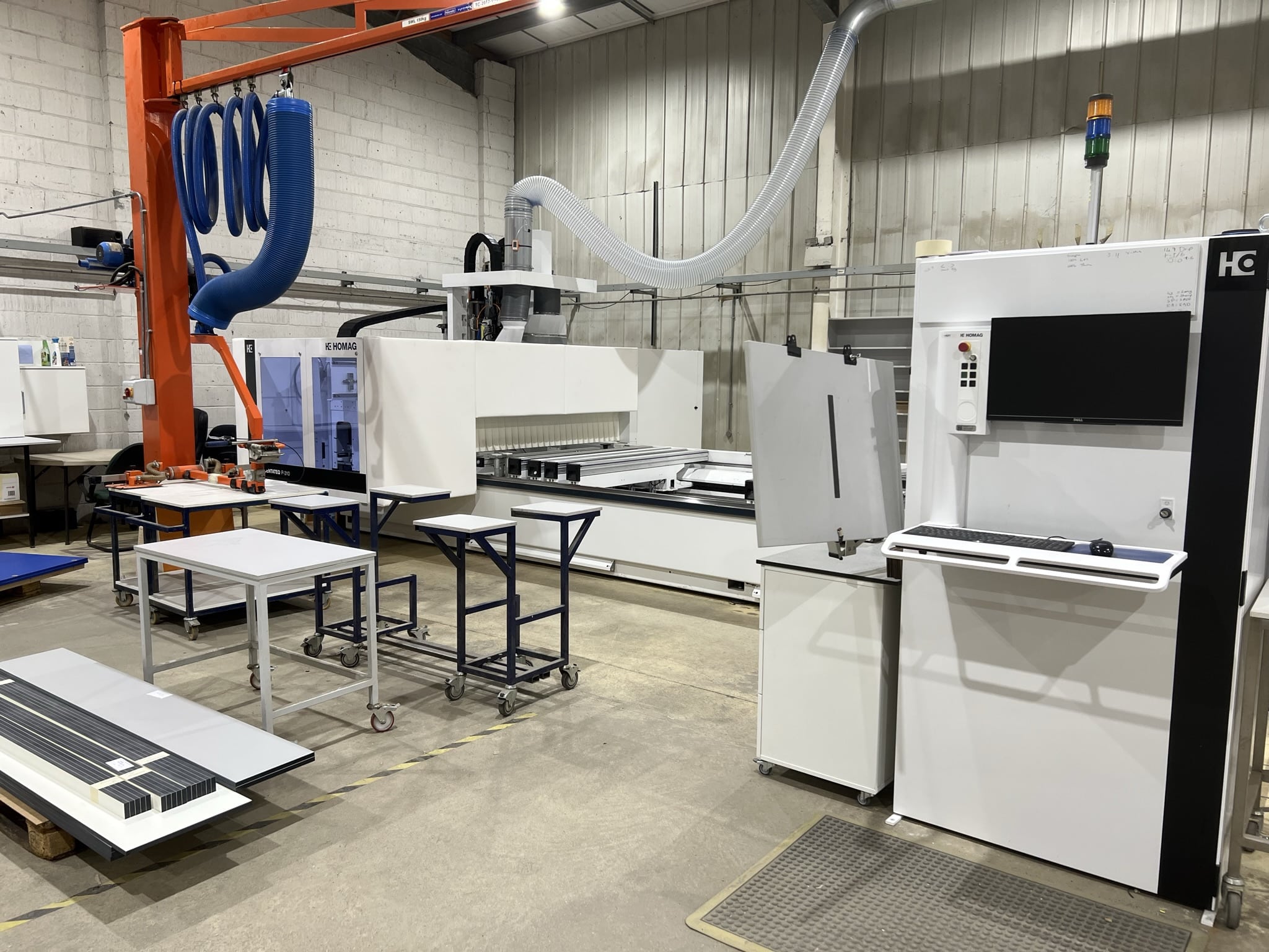 CENTATEQ 5 AXIS MACHINE for high precision lab worktops production